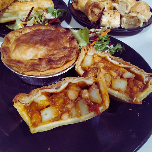 Sunshine Deli Plant Potato and Chickpea Chip Shop Curry Pie (250g)